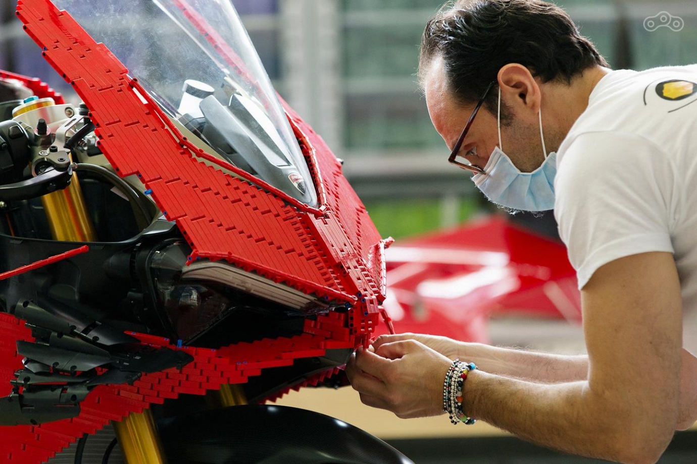 /photos/user/13115/posts/2337/15928258506237_lego_ducati_v4r_02.jpg