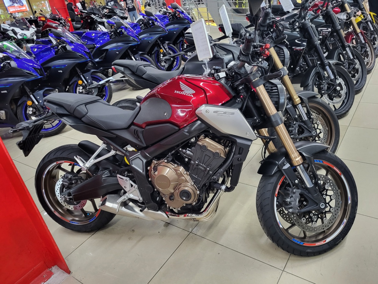 Honda Cb 650R (2020 г.) с пробегом 12.841 км за сумму 977.000 руб.