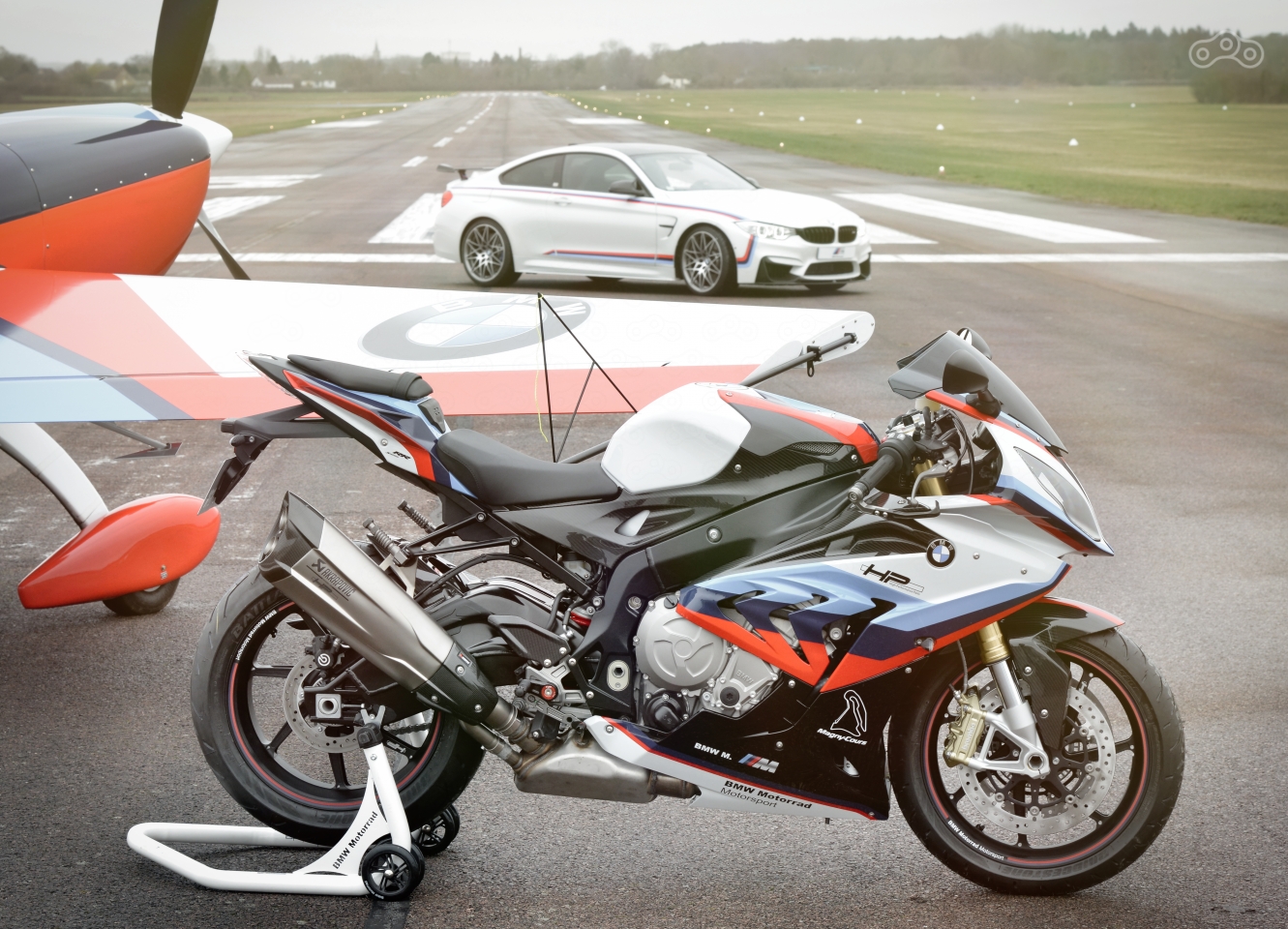 Презентация BMW M4 и S1000RR Magny-Cours 2017