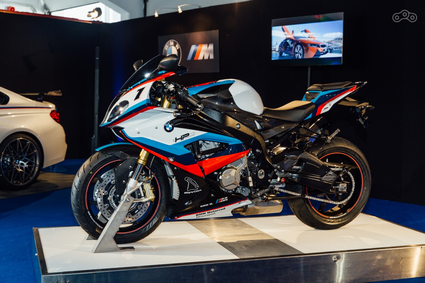 Презентация BMW M4 и S1000RR Magny-Cours 2017