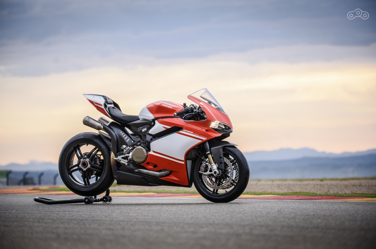 В 2017 году было продано 500 экземпляров 1299 Superleggera