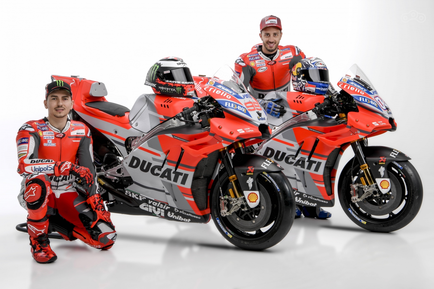 Хорхе Лоренцо и Андреа Довициозо с новыми Desmosedici GP 2018
