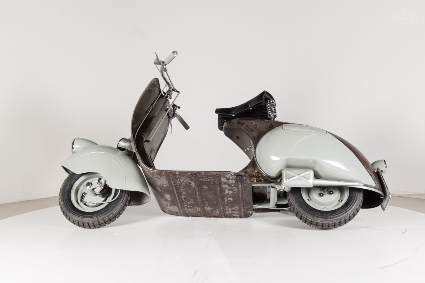 Piaggio Serie 0 1946 продадут на аукционе за 300 000 Евро