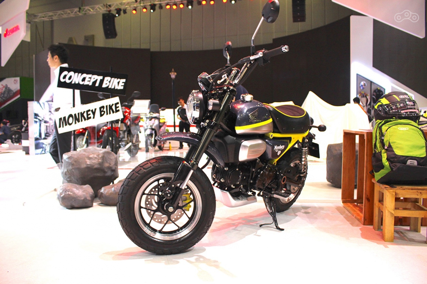 Honda Monkey 125 продолжает традиции минибайка Z50, но оснащается современной начинкой