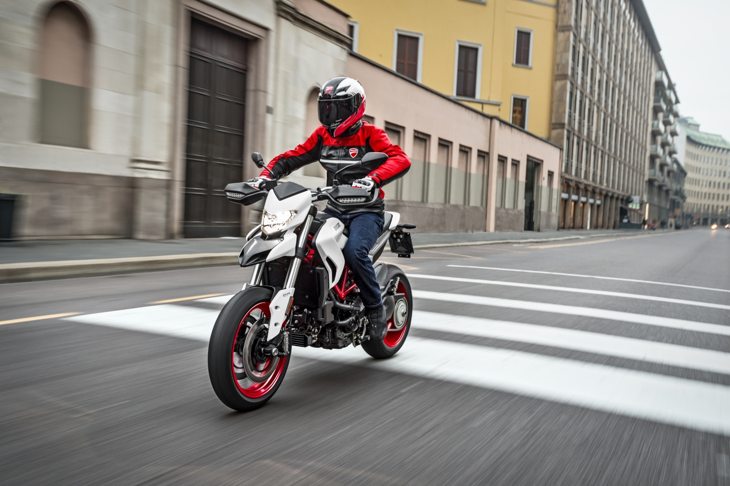 Ducati Hypermotard 939 2018 в расцветке «Star White Silk»