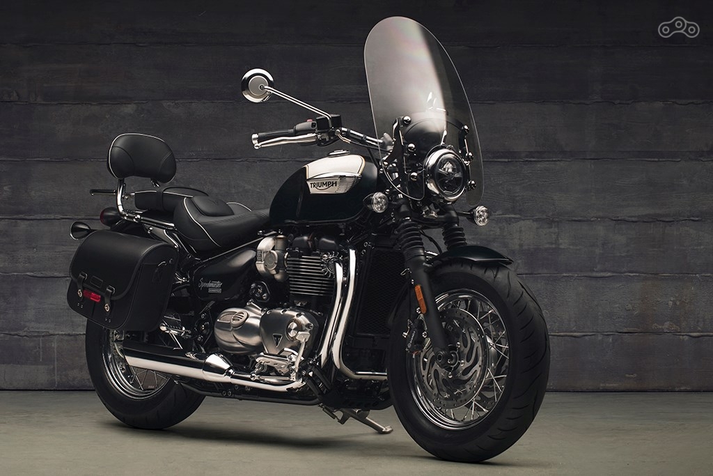 Triumph Bonneville Speedmaster 2018 оснащён всем необходимым для расслабленного дальнобоя.