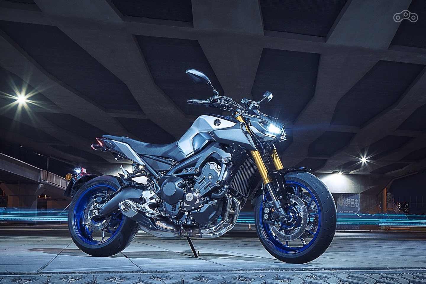 Гипернейкед MT-09, как его называют в Yamaha, обзавёлся премиальной версией SP