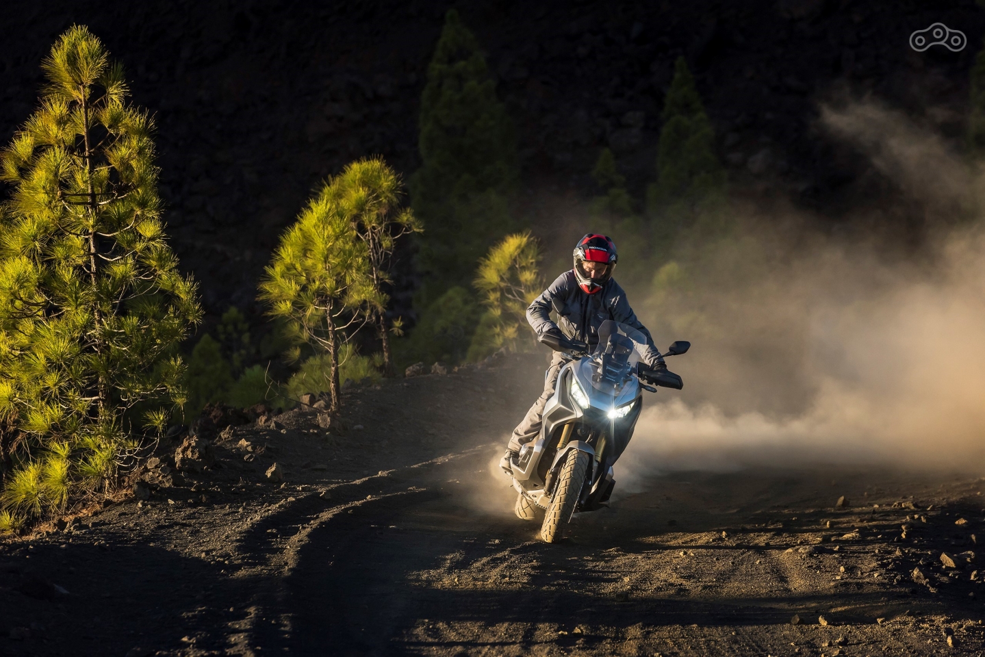 Вседорожный макскутер Honda X-ADV 2018