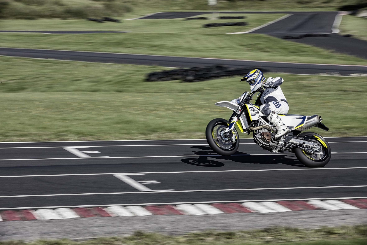701 Supermoto – отличный кандидат на роль мотоцикла на каждый день