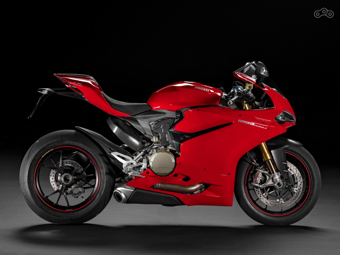 Расцветки топовой линейки спортбайков от Ducati в 2017 году не изменятся