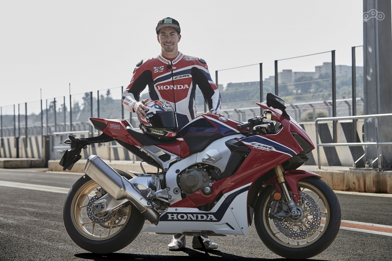 Американский гонщик Никки Хайден и новый мотоцикл Honda CBR1000RR SP2