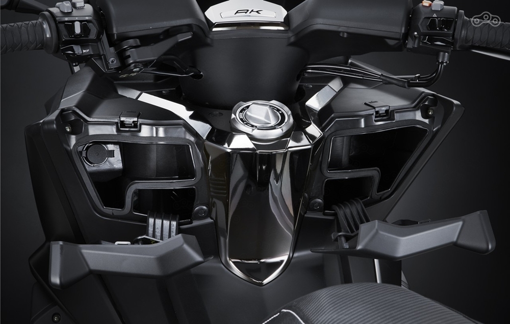 Kymco AK 550