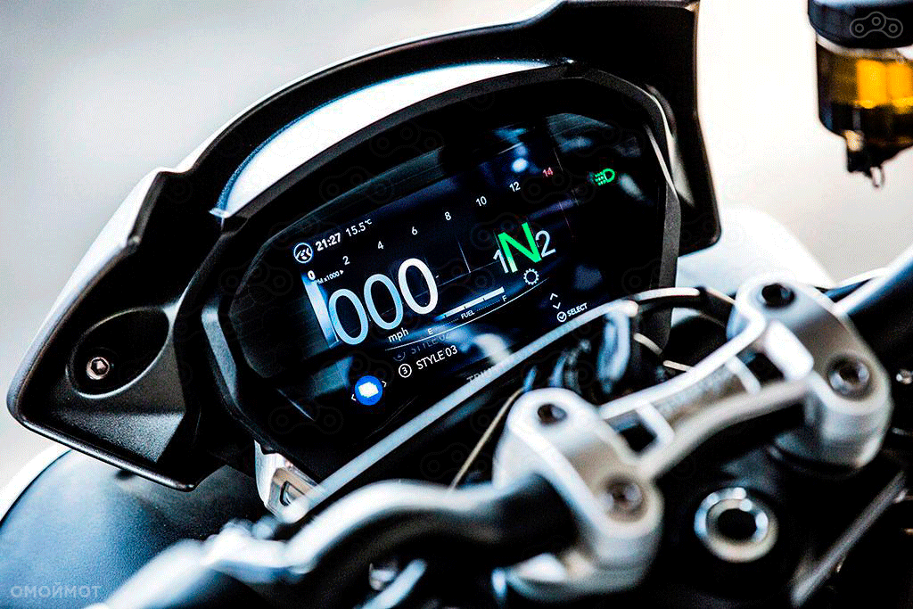 Triumph Street Triple 2017 dashboard