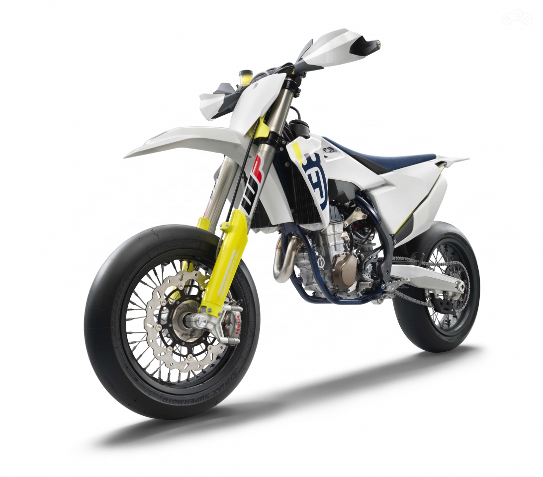 Husqvarna FS 450 2019 года легче предшественника почти на два килограмма