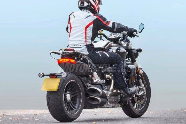 По мнению экспертов, задняя часть мотоцикла напоминает таковую у Ducati X-Diavel